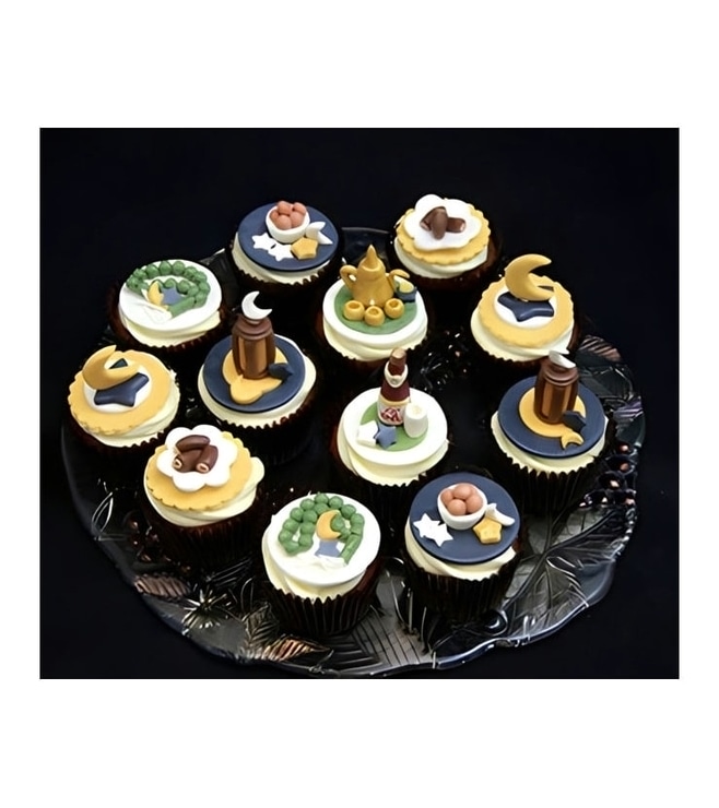 طاولة الإفطار دزينة من الكب كيك