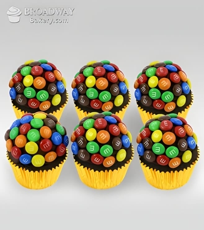 M&M Funfetti - 6 كب كيك