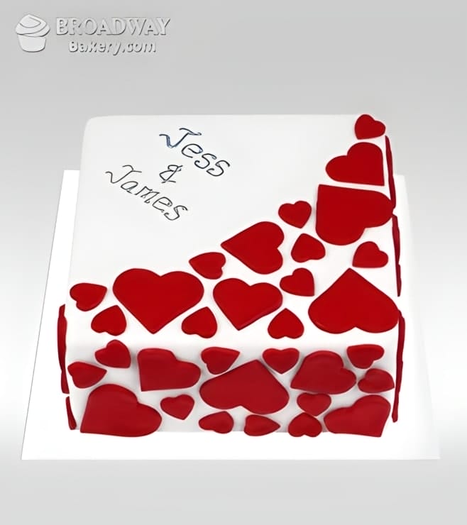 كعكة الفراولة بالقلب الساتاني