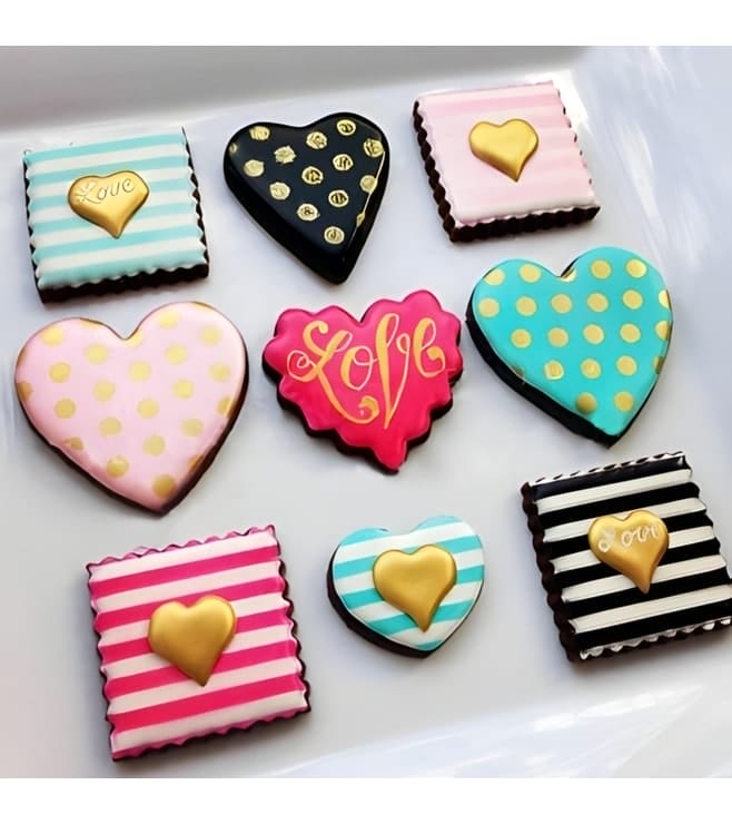 علبة بسكويت بألوانها المتعددة