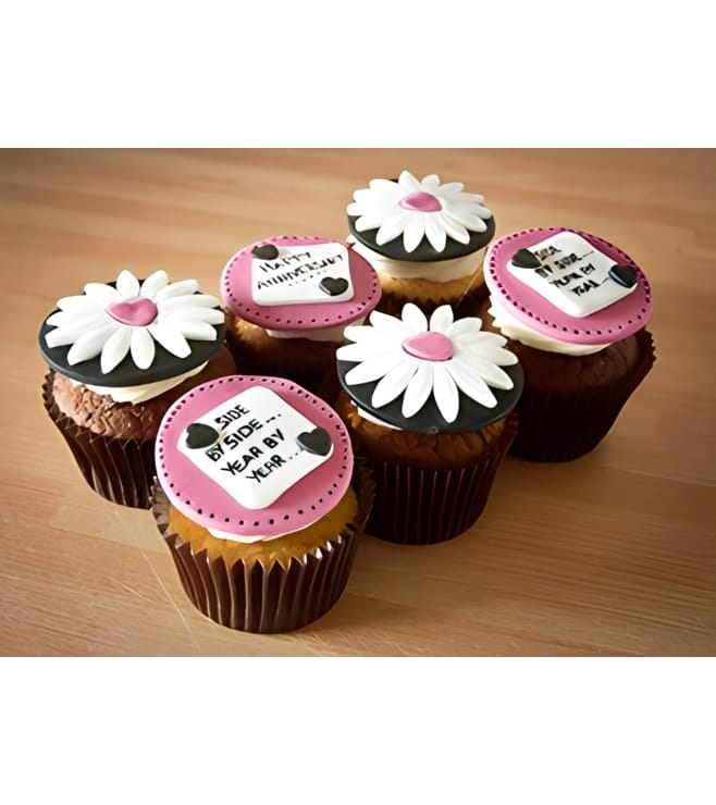 دزينة من الكب كيك الحلو والهادئ