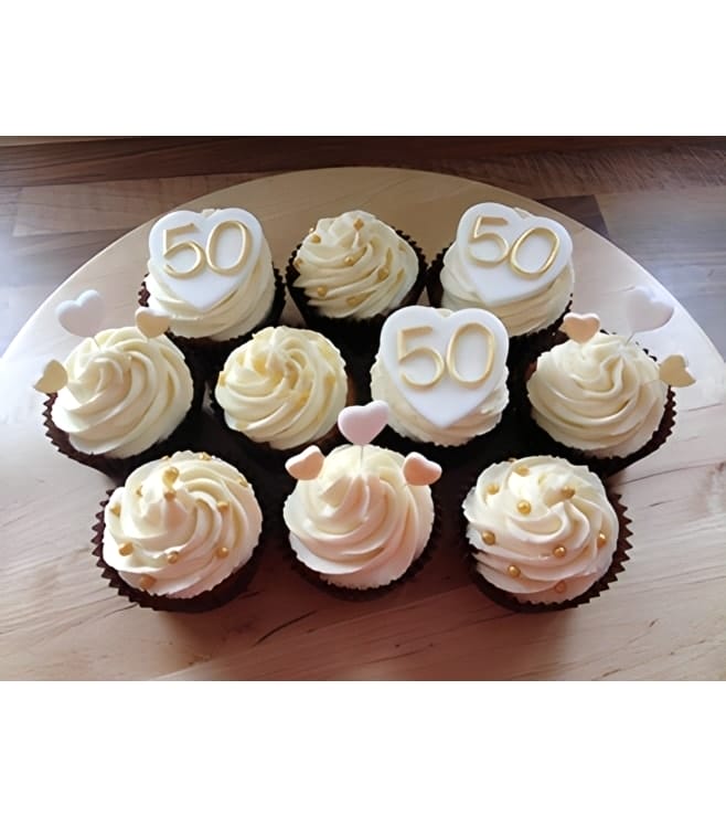 دزينة كب كيك على شكل قلوب عيد ميلاد