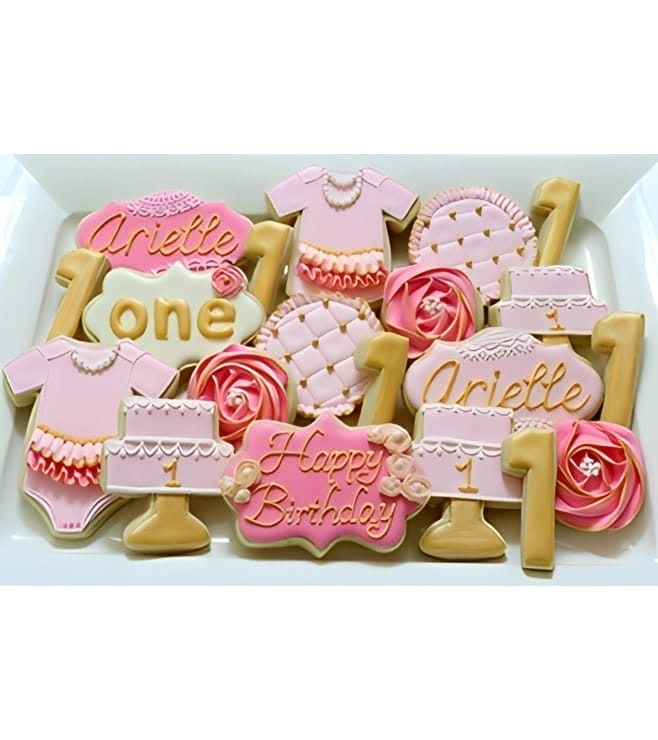 كعكات عيد ميلادها الأول