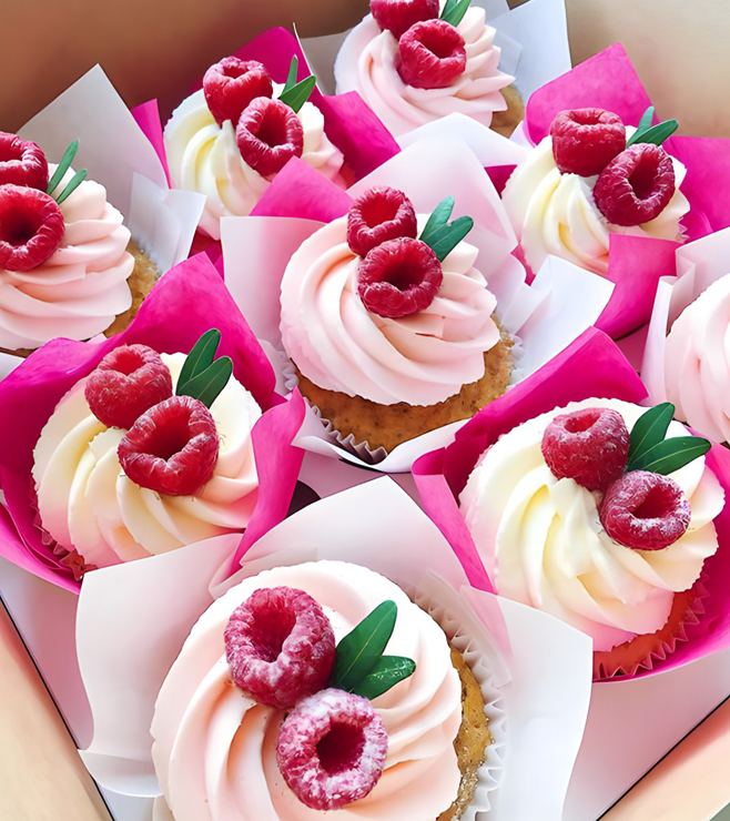 كب كيك غريب الأطوار