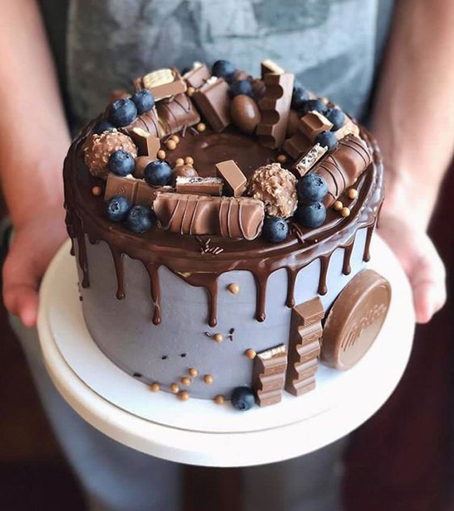 كعكة الشوكولاتة والتوت الأزرق