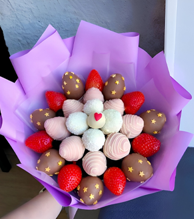 باقة فراولة أرجوانية مهيبة