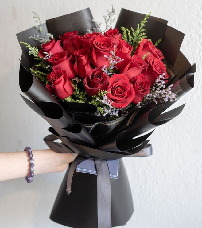 باقة ورود قرمزية