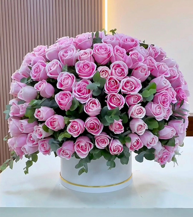 صندوق قبعات وردي رائع، ذكرى سنوية