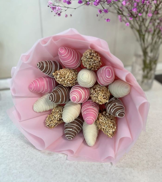 باقة الفراولة السعيدة