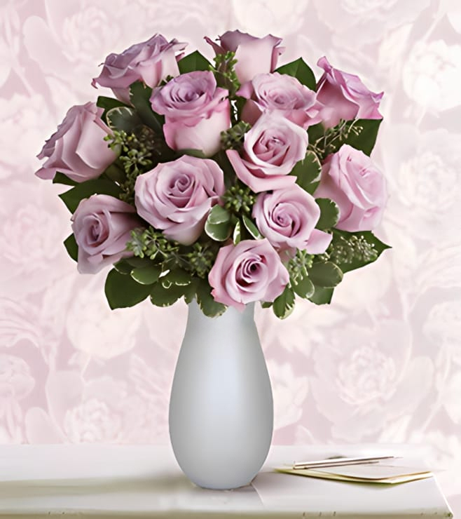 باقة الورود وضوء القمر