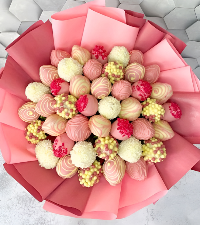 باقة فراولة مغموسة باللون الوردي