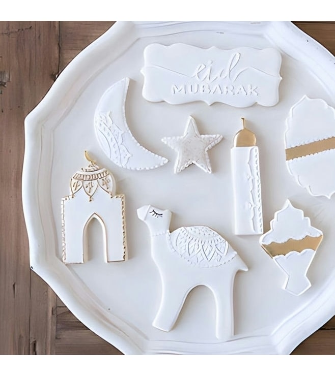 كعكات عيد بيضاء نقية