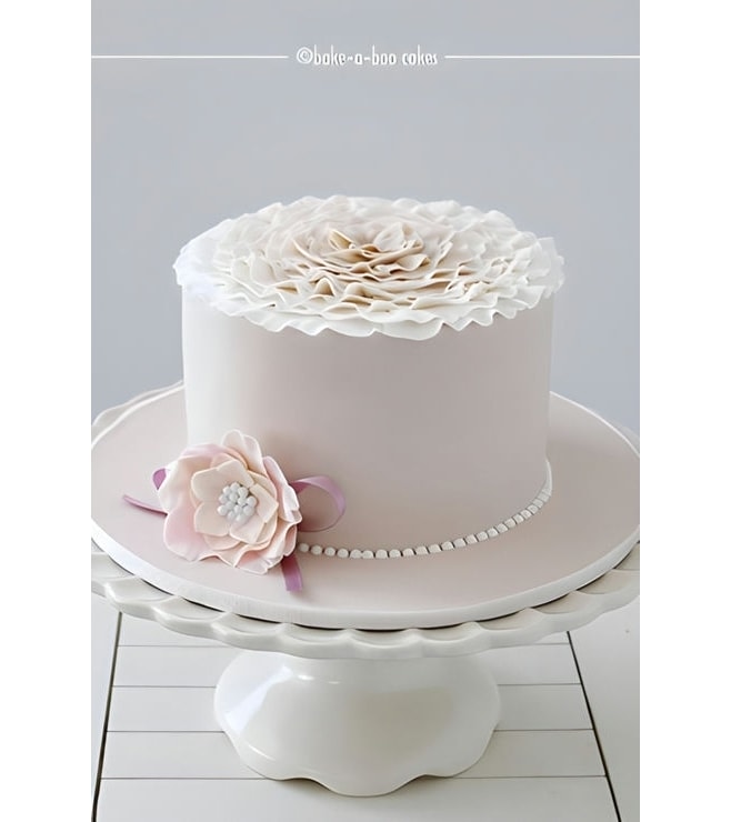 كعكة الزهور الساتانية