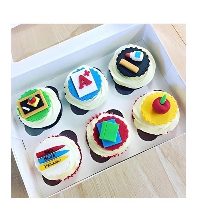 كل شيء جاهز للمدرسة كب كيك