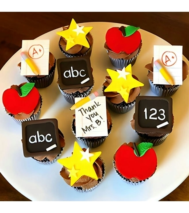 كب كيك اليوم الأول في المدرسة