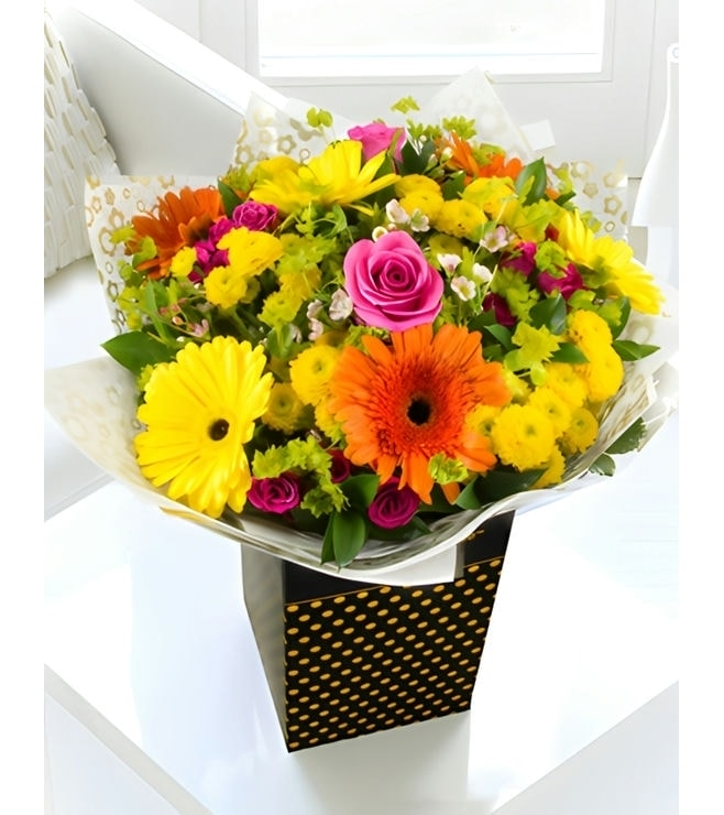 صيف نابض بالحياة مربوط يدويًا