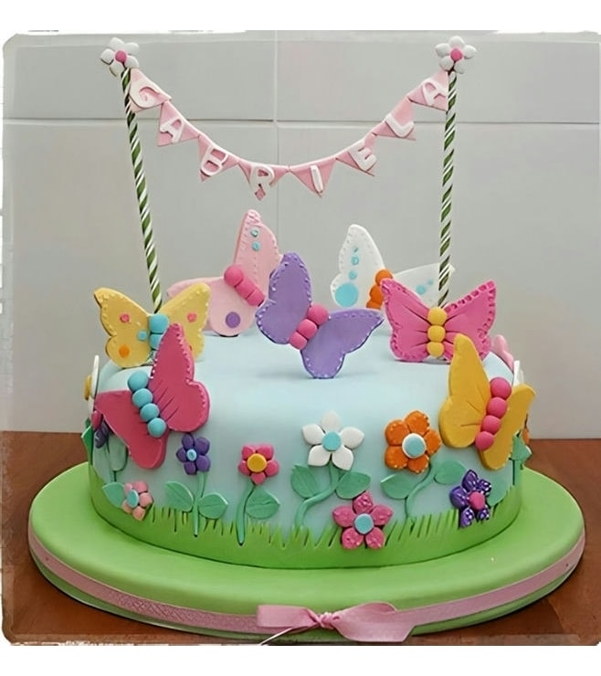 كعكة الفراشة والزهور البرية، كعكات ثلاثية الأبعاد ذات طابع خاص