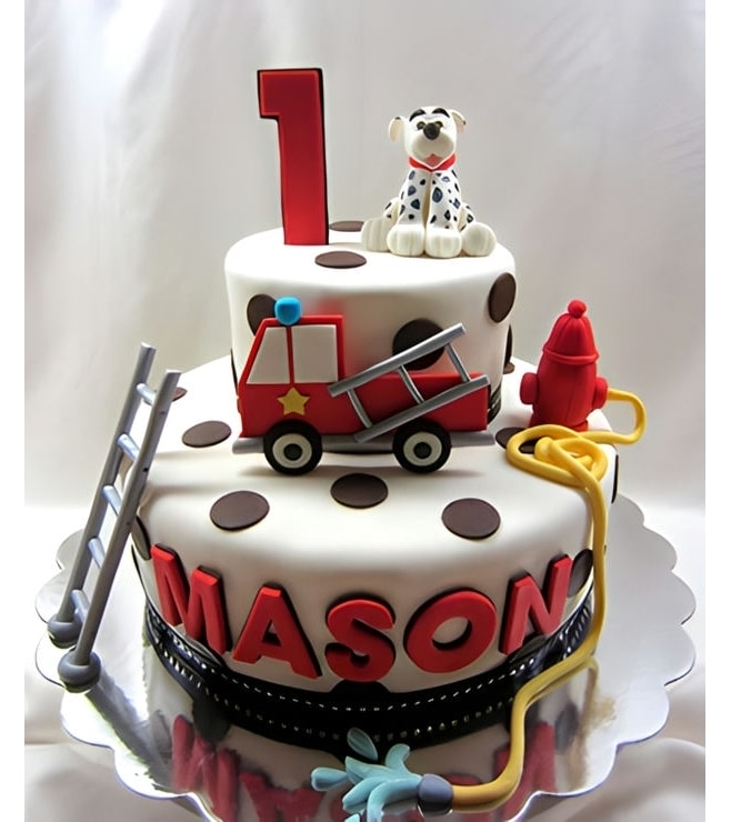 كعكة عيد ميلاد بأدوات الإطفاء