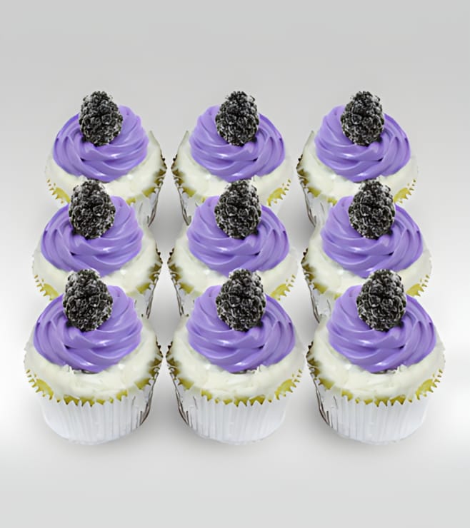 كب كيك التوت الأسود وجوز الهند