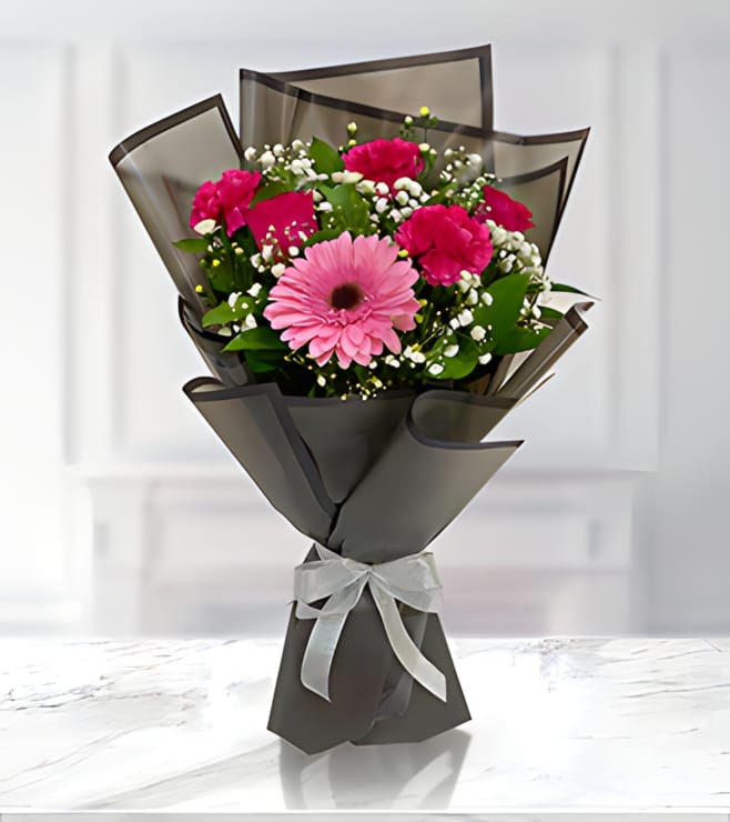 أزهار وردية مبهجة، توصيل الهدية خلال ساعة واحدة