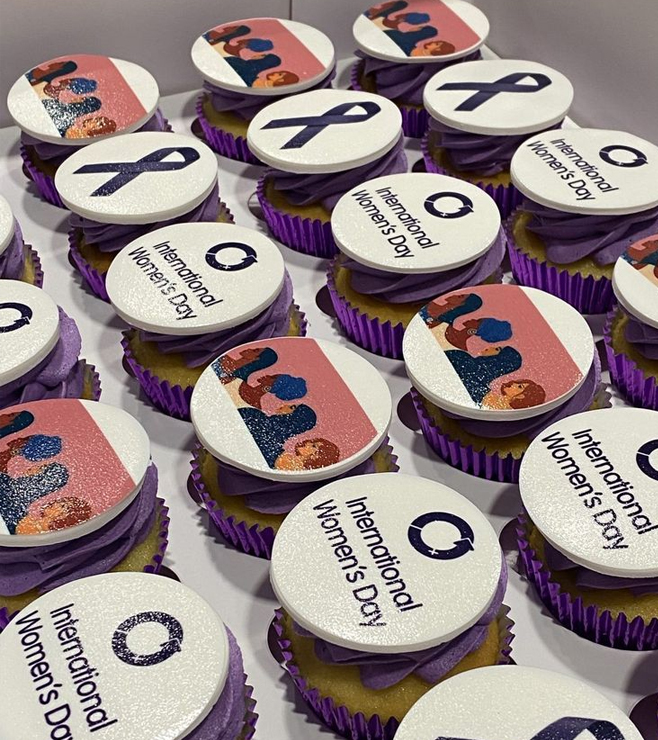 كب كيك كلاسيكي لعيد المرأة