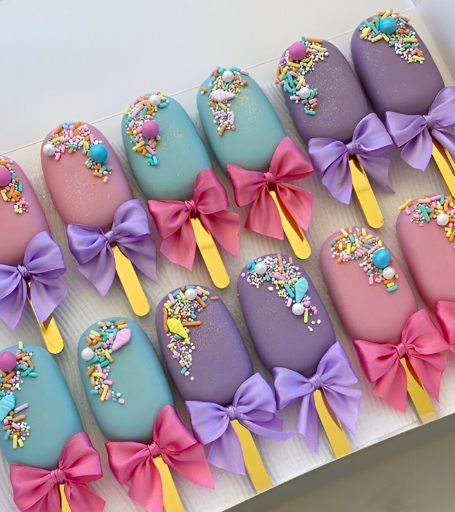 كعكات ملونة