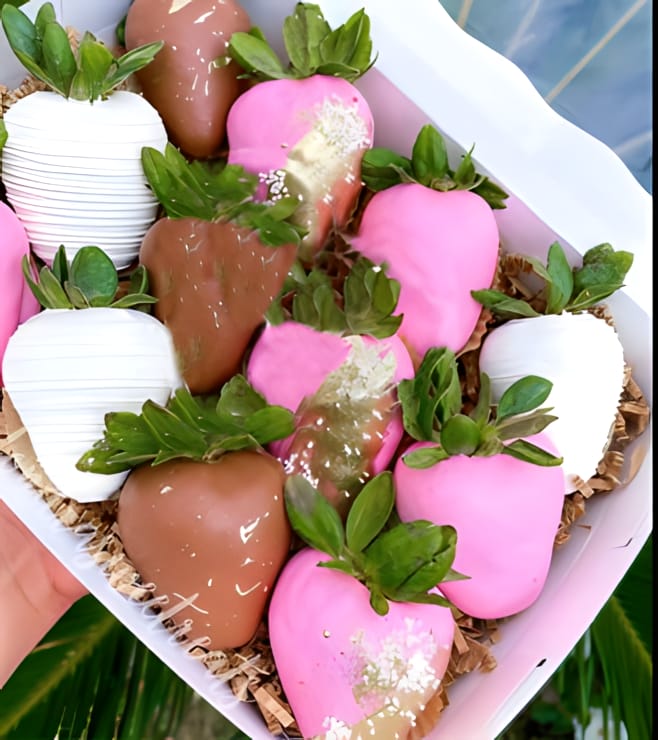 مغموسة في الفراولة الفاخرة