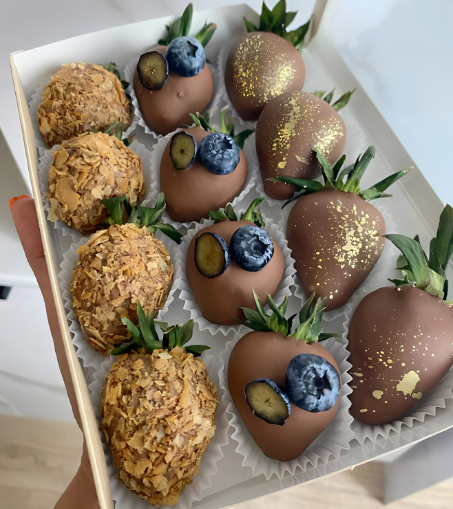 مغموسة في الطبيعة الفراولة