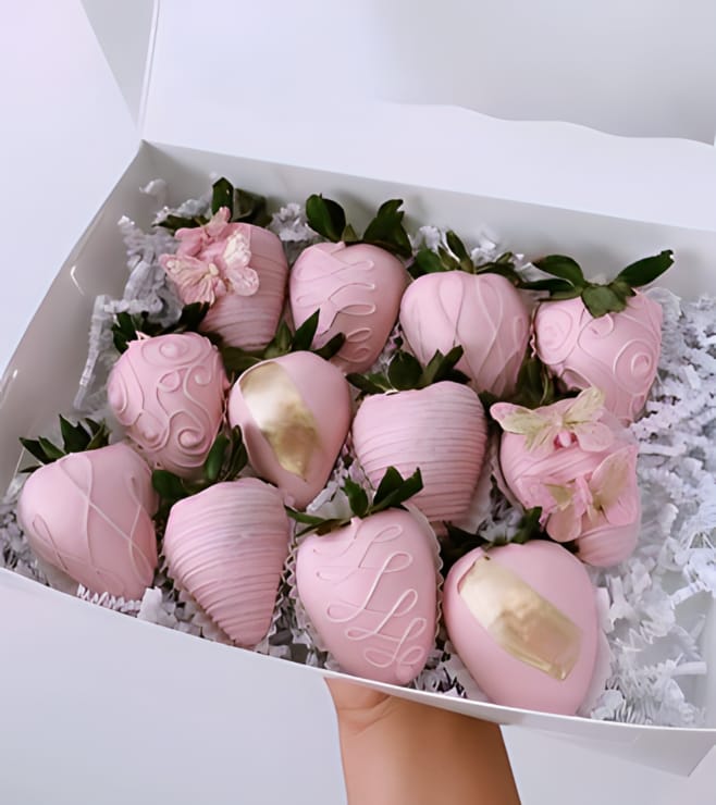 فراولة مغموسة باللون الوردي