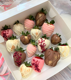 أناقة الفراولة المغموسة