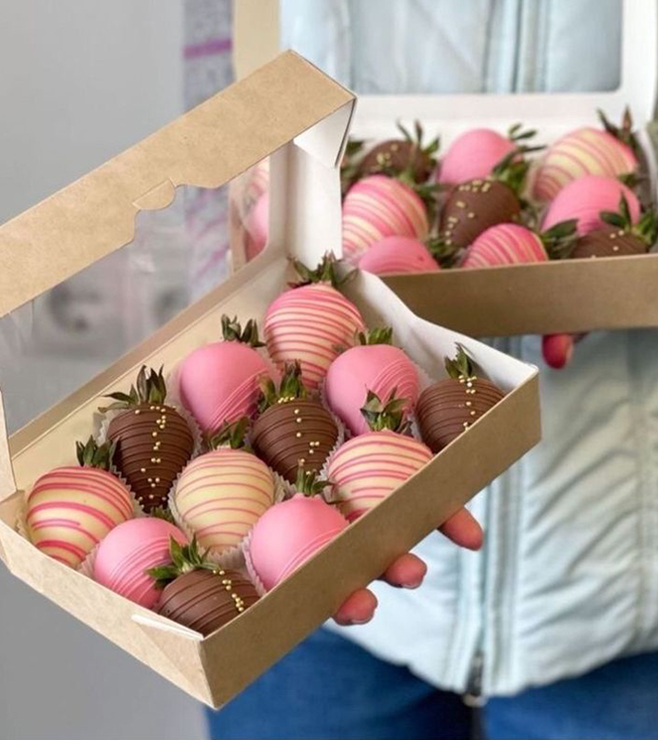 توت أنيق يبعث على النشوة، علب من الفاكهة المغطاة بالشوكولاتة