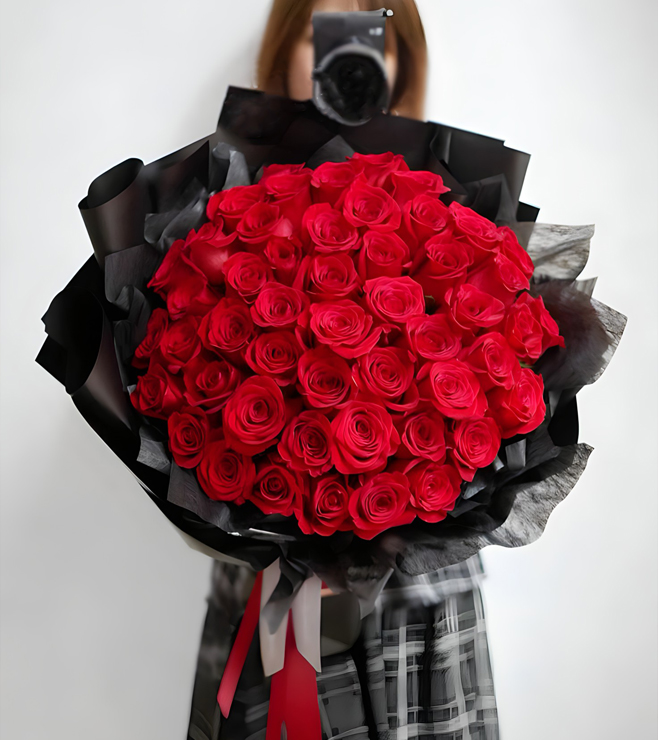 باقة ورود Ember's Glow، باقات يدوية