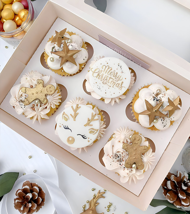 كب كيك مزين بالكريمة المثلجة