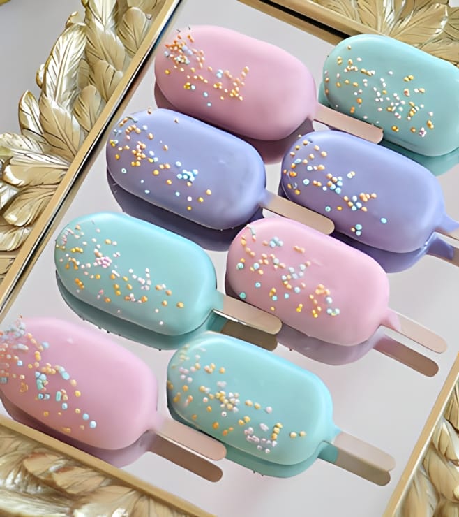 كعكات مثلجة مليئة بالمرح