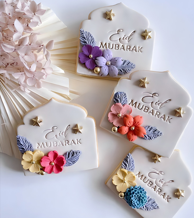 كعكات عيد مزينة بزخارف نباتية مذهبة، هدايا العيد