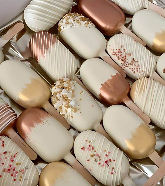 كعكات مطلية بالذهب