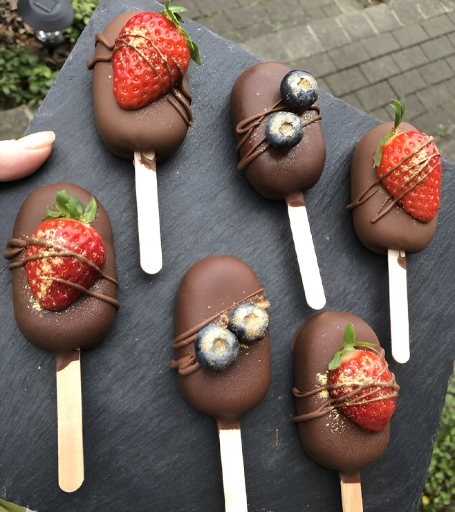 كعكات التوت الفاخرة