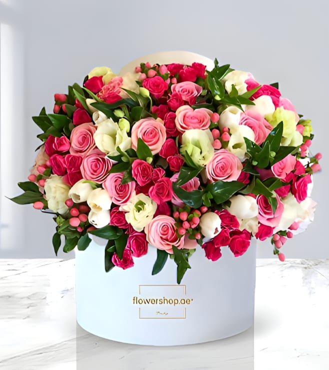 محظوظة بوجودك Hatbox