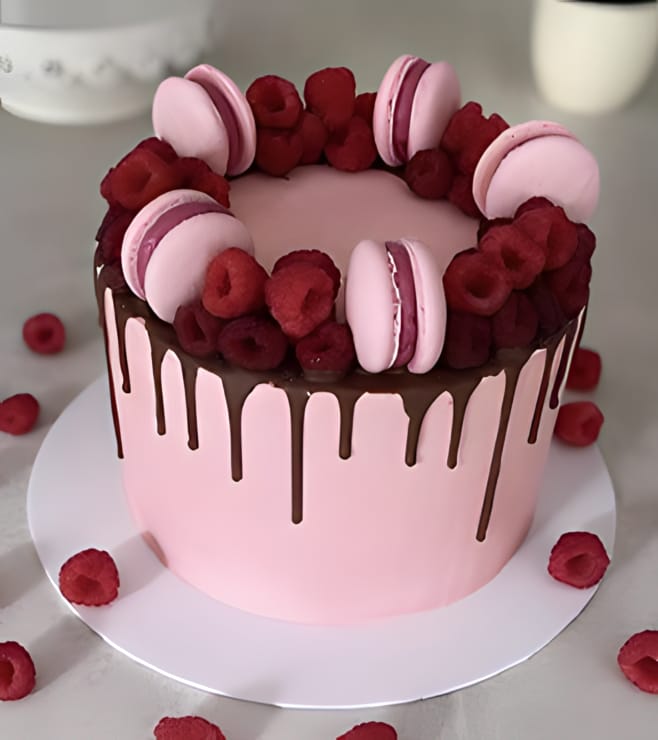 ماكرونز آند بيري لوف، كيك