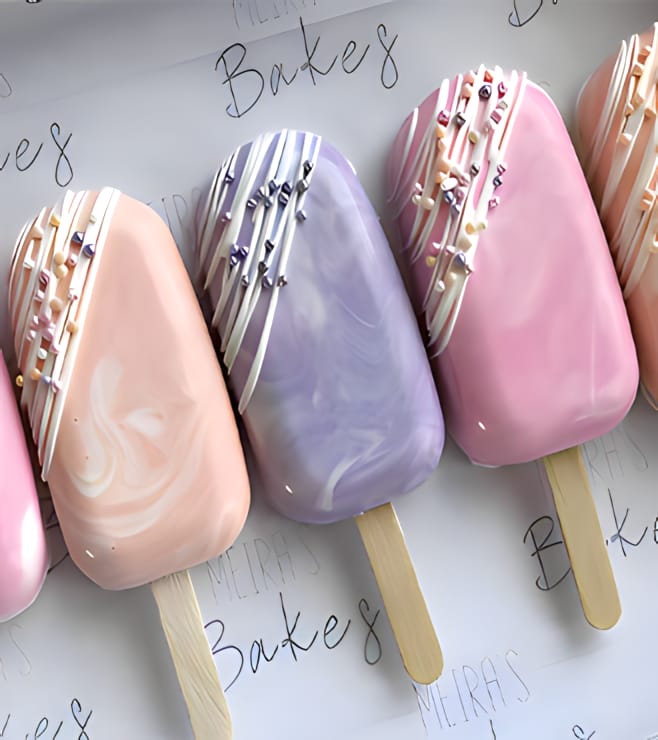 كعكات بالألوان الباستيلية