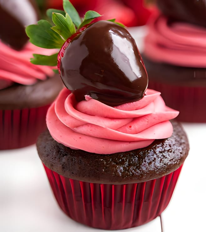 كب كيك الفراولة الجميل