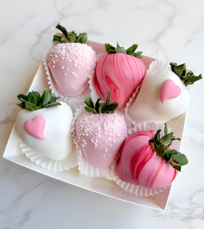 جميلة باللون الوردي التوت