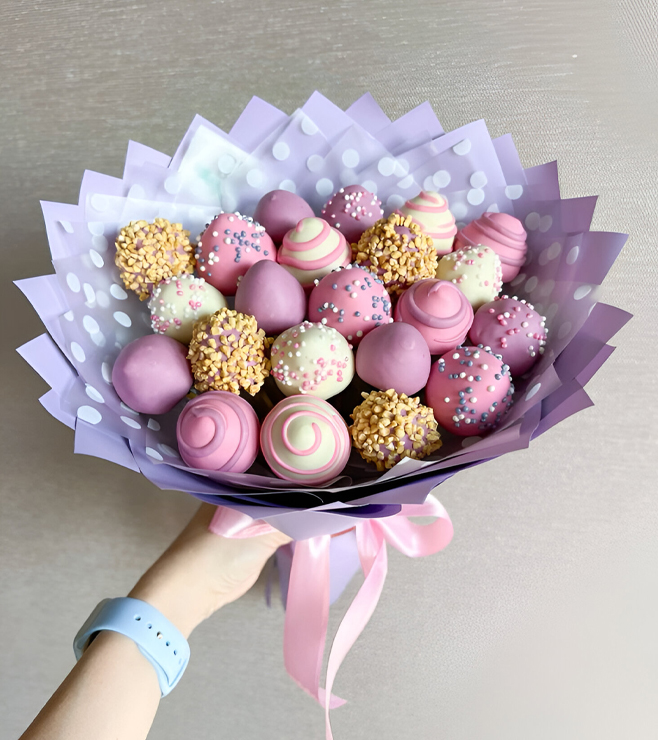 باقة زهور التوت الساحرة باللون الأرجواني، هدايا يوم المرأة الإماراتية