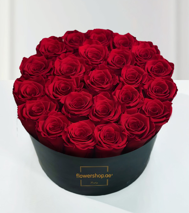 صندوق قبعات أنيق باللون الأحمر اللامع