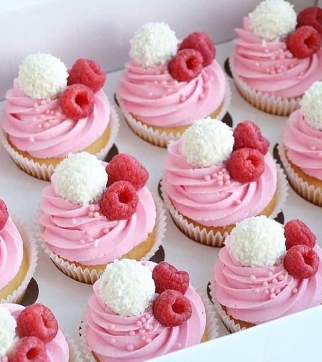 كب كيك بالتوت الأحمر - 6 كب كيك