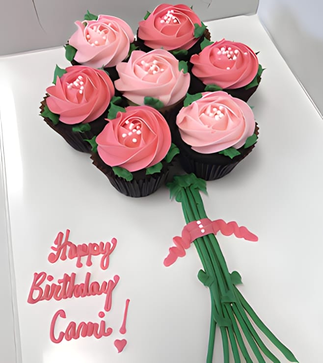 مفاجأة الكب كيك الوردي، الكب كيك