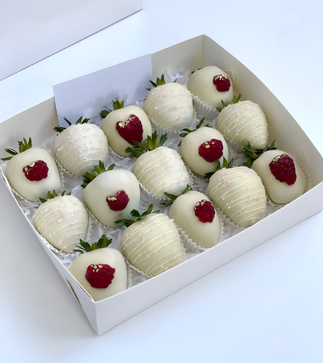 فراولة مغطاة بالكرون روبي