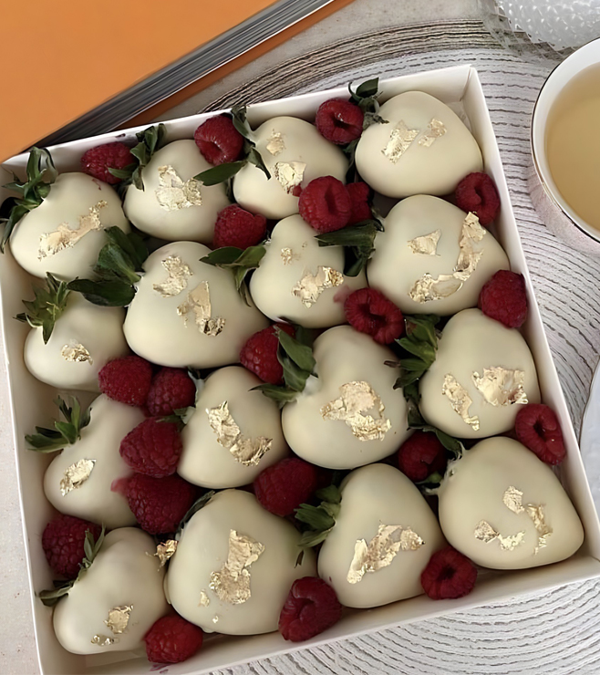 الأناناس الأبيض النقي