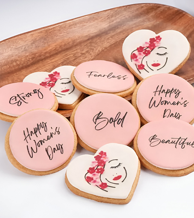 كعكات وردية بمناسبة يوم المرأة