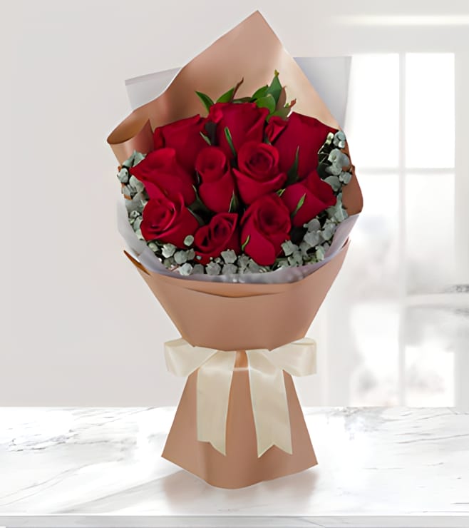 باقة من اثني عشر وردة حمراء
